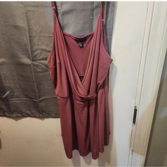 Forever 21 dusty pink romper size 3x - Picture 5 of 5